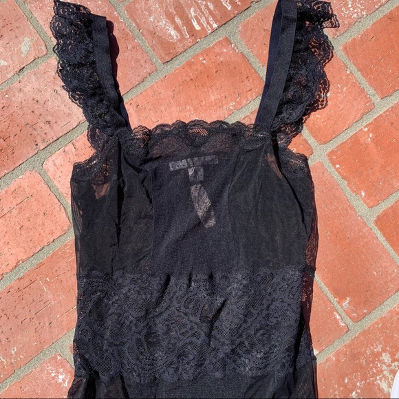 NWT Victorias’s Secret Black Lace Slip Size L - Picture 2 of 2